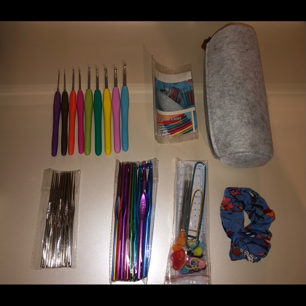 72 Pcs Crochet Hooks Set